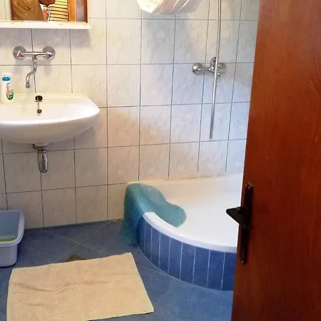 House Klevini Dvori Olib
