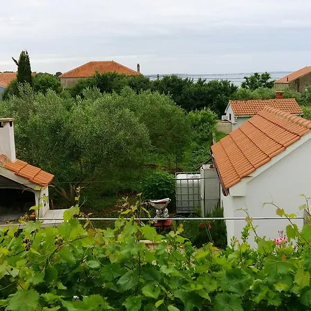 House Klevini Dvori * Olib