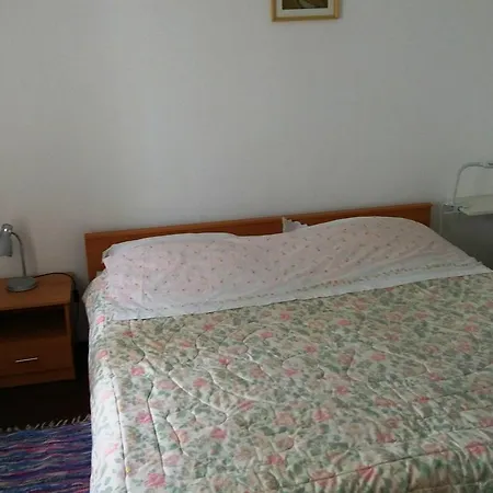 Semesterbostad House Klevini Dvori